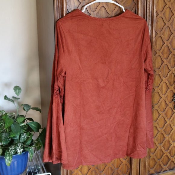 HANNAH Crochet Cutout Faux Suede Bell Sleeve Boho Tunic Top - NWT! - Picture 7 of 14